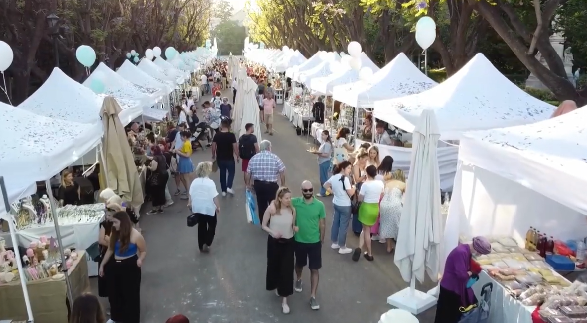 צילום: Street Market by ARTistes