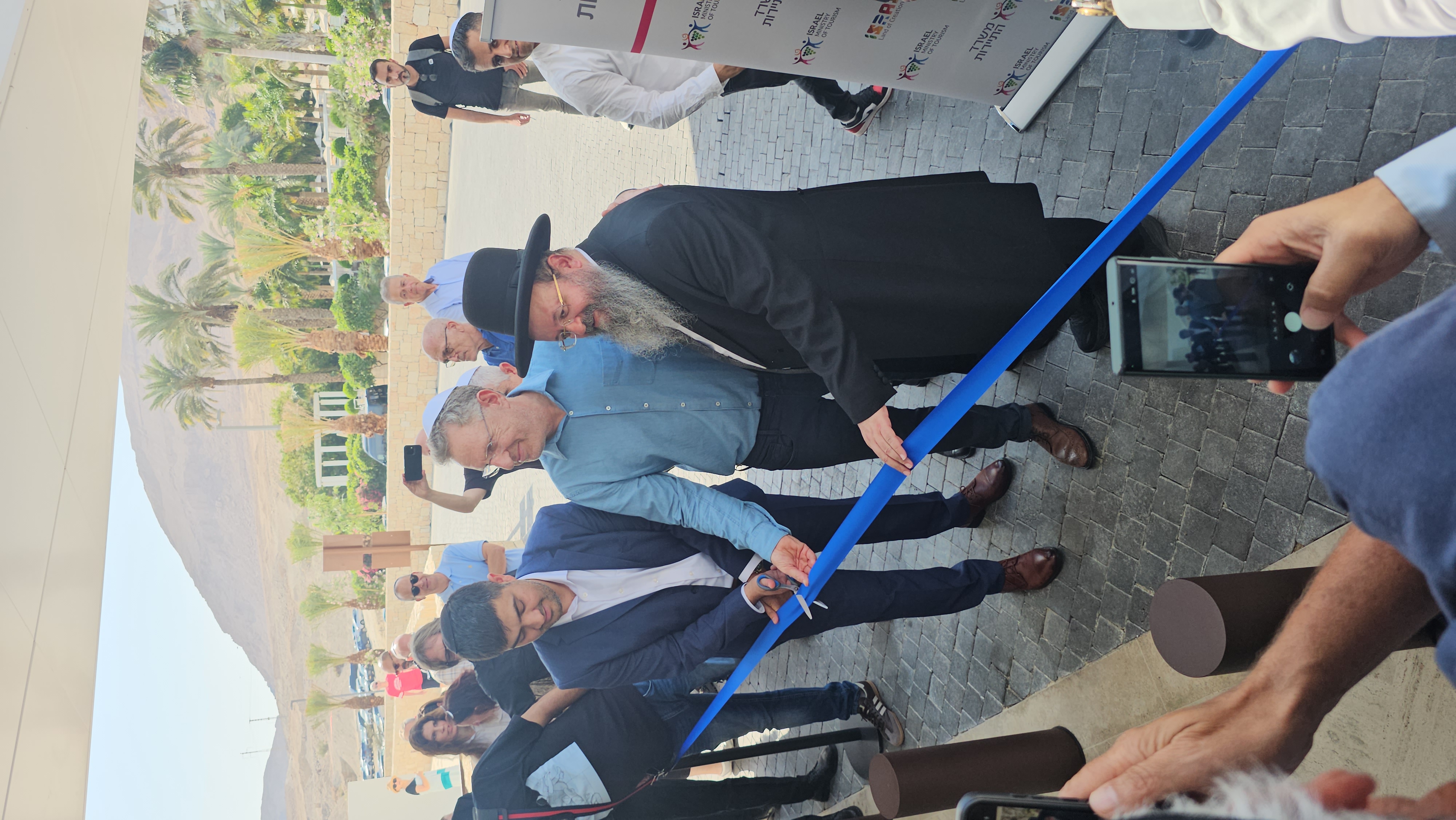 גזירת הסרט במלון קיימא. צילום: אירה מקיינקו