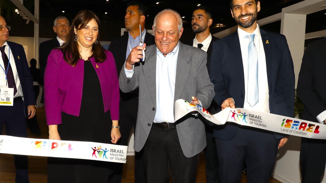 שר התיירות חיים כץ ביריד התיירות בלונדון, בשנה שעברה (צילום: משרד התיירות)