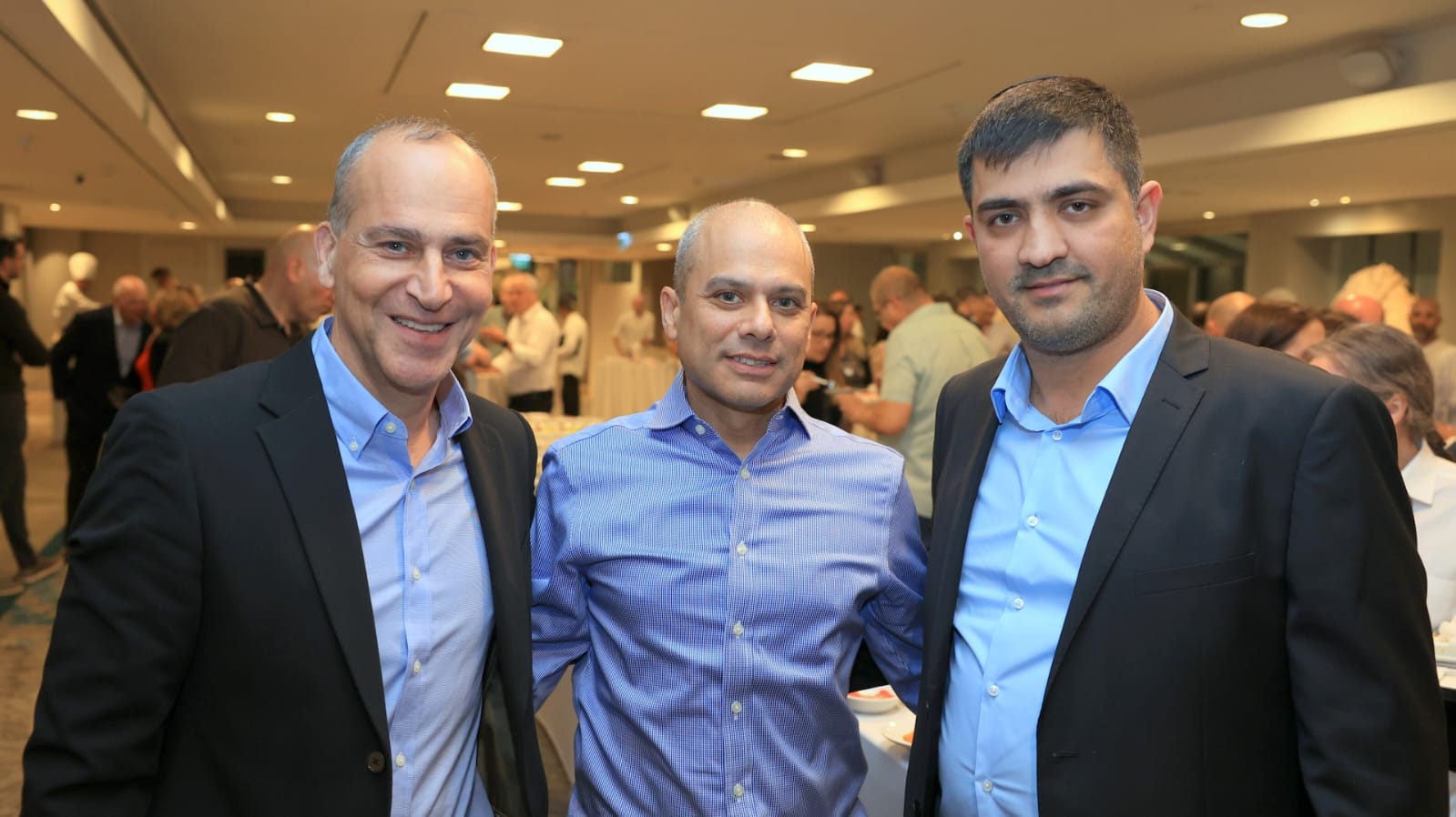 (מימין לשמאל): מיכאל יצחקוב, מנכ