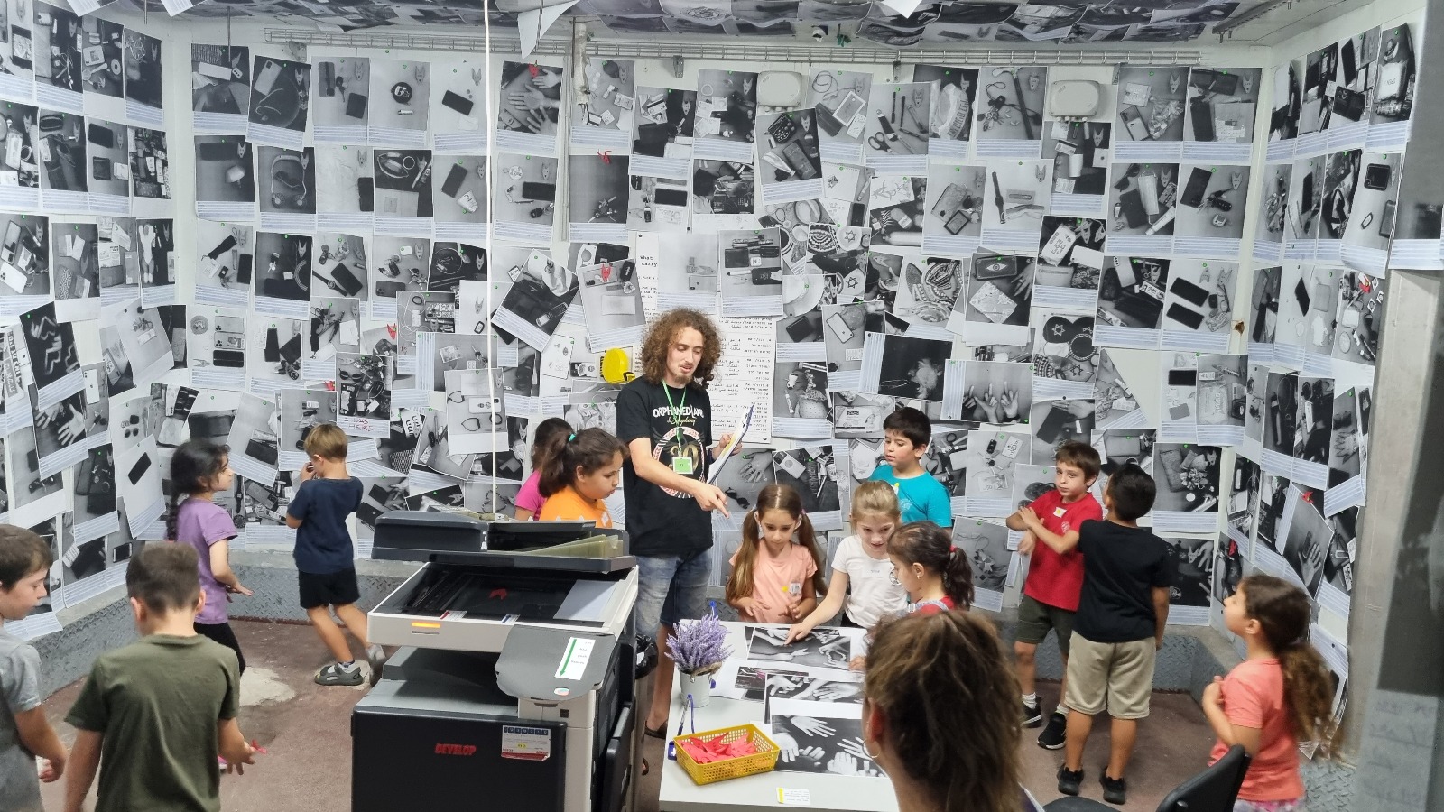 זומו המוזיאון הנייד מגיע לכפר גלעדי. צילום: יחצ