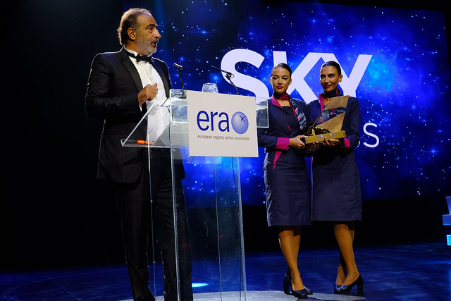 יואניס גרילוס, בעלי חברת התעופה SKY express (צילום: ERA)