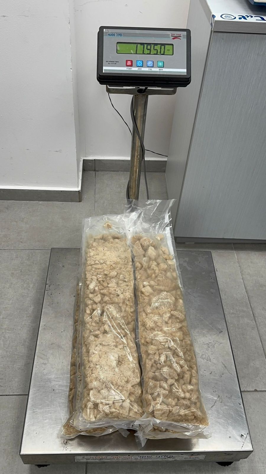 הסמים שנתפסו. צילום: דוברות המשטרה ודוברות רשות המסים