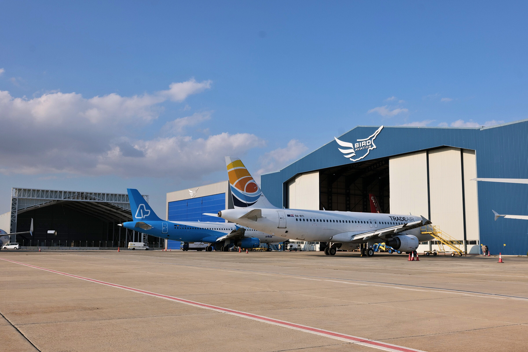 האנגר החדש בלרנקה. צילום: Bird Aviation