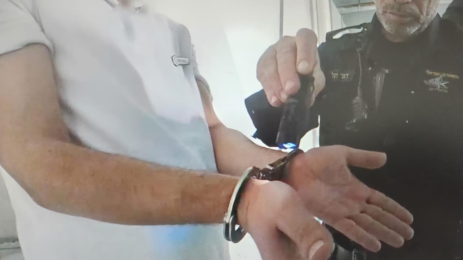 מעצר החשוד. צילום: דוברות המשטרה