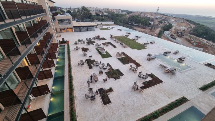 Есть также номера с частными бассейнами. Фото: Сапир Перец