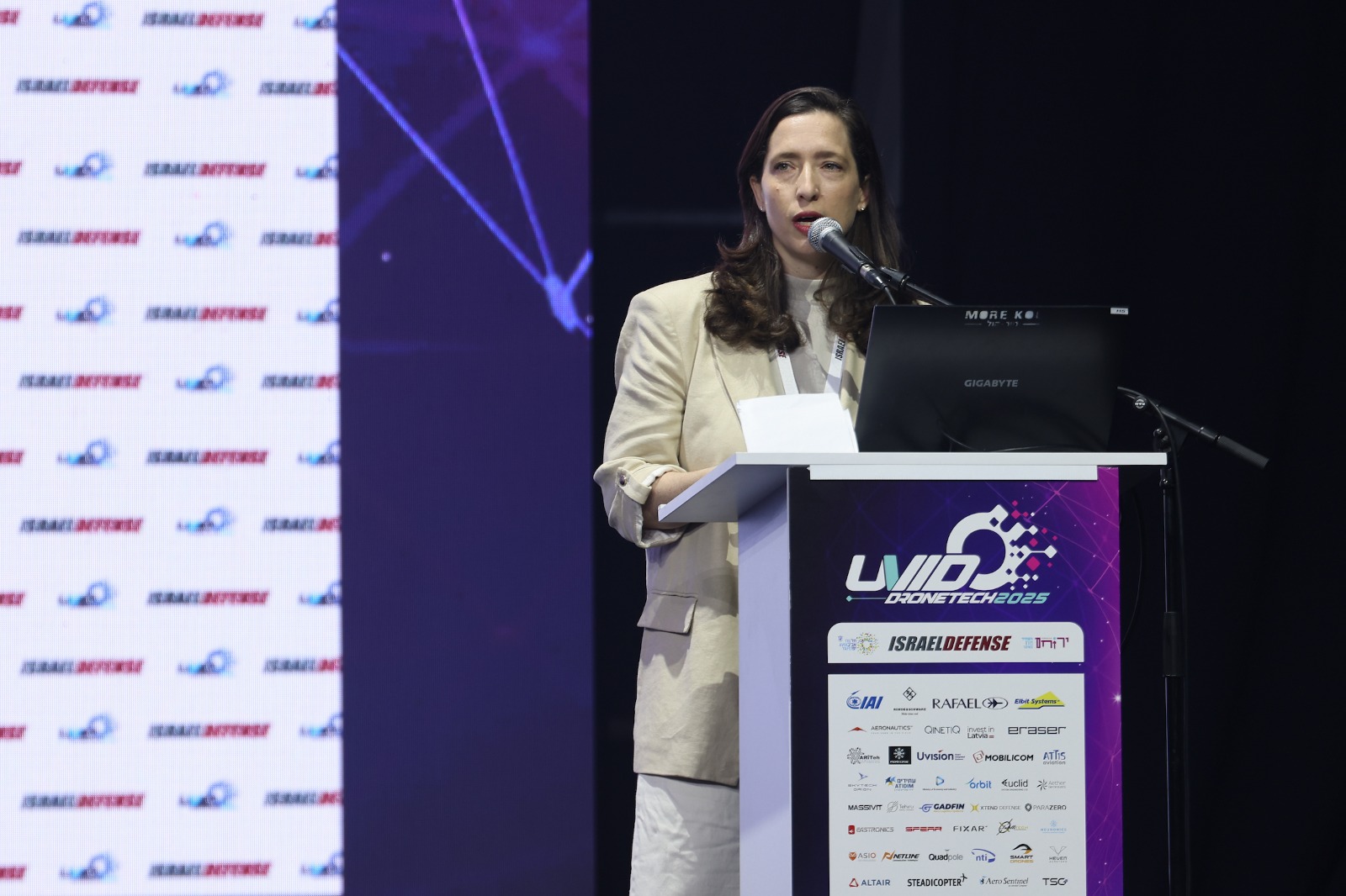 אלינור יעקובסון, מנהלת אשכול הגנה וסייבר במנהלת צמיחה משרד הכלכלה. צלם: גלעד קוולרצ'יק
