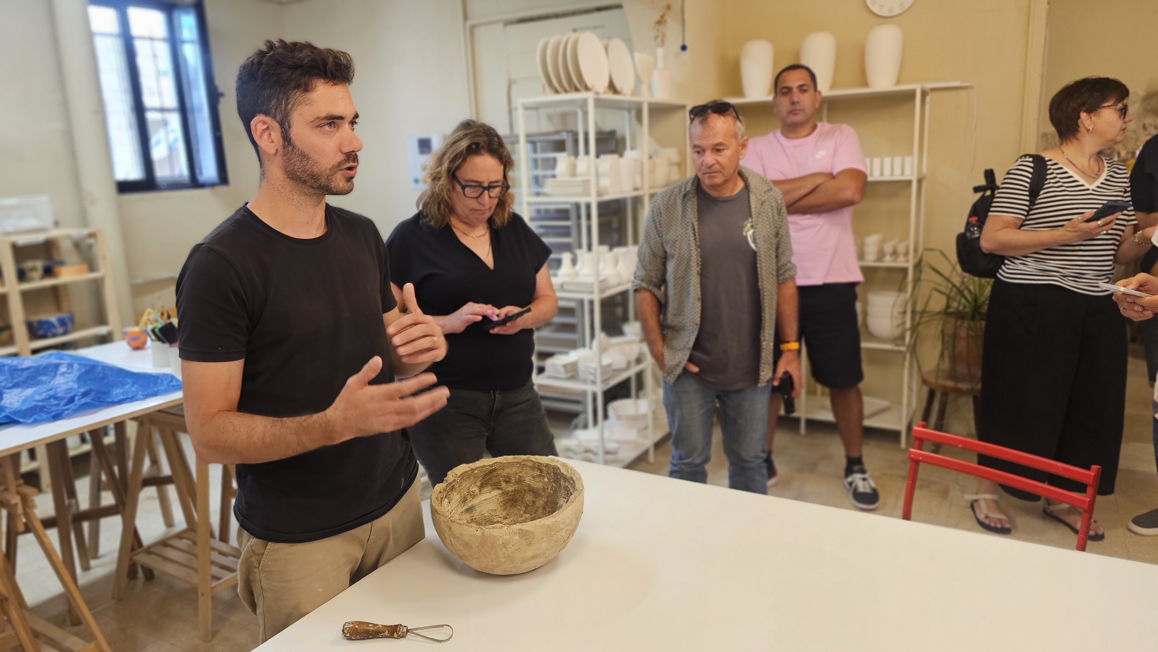נדב ראוכוורגר מסטודיו דווקא. צילום: אירה מקיינקו