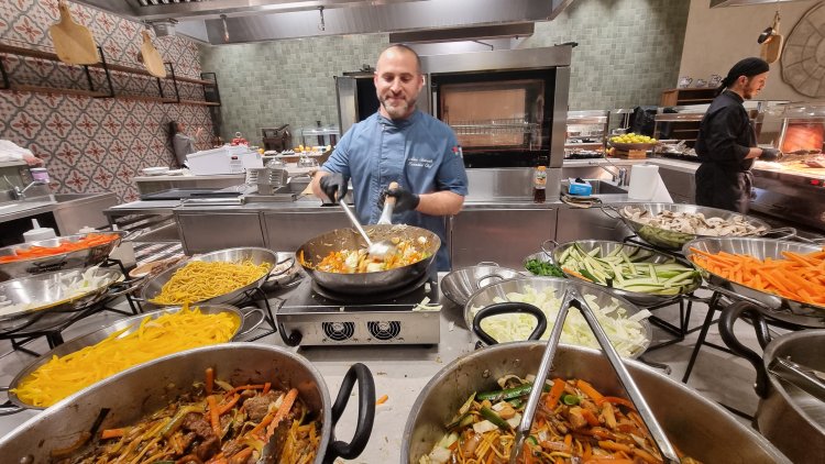 The hotel's chef, Moni Shemesh, presents a varied and delicious menu. Photo: Sapir Peretz