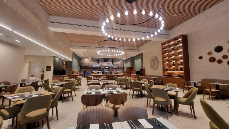 Spacious dining room. Photo: Sapir Peretz