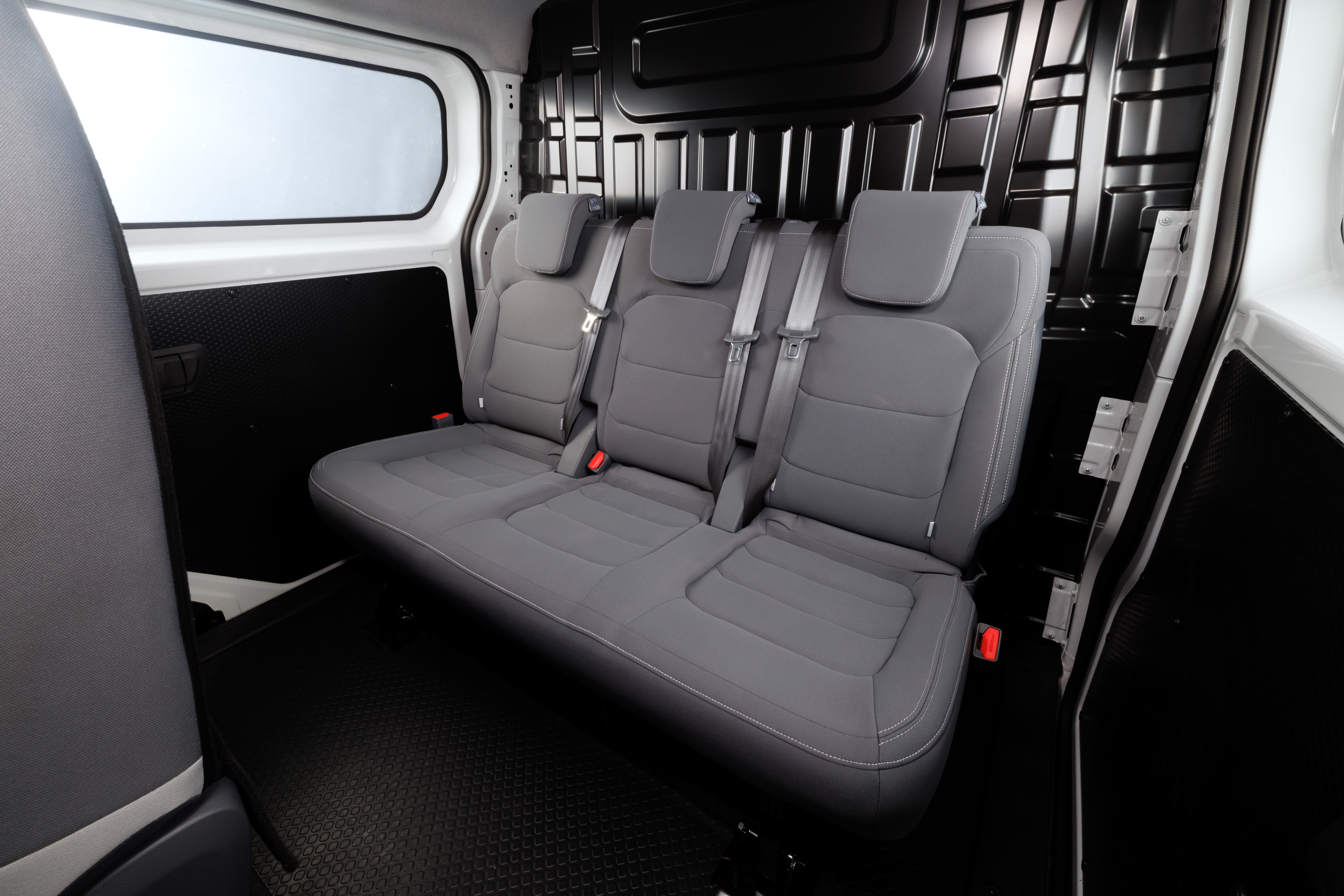 MAXUS eDeliver 5 Combi. צילום: יחצ