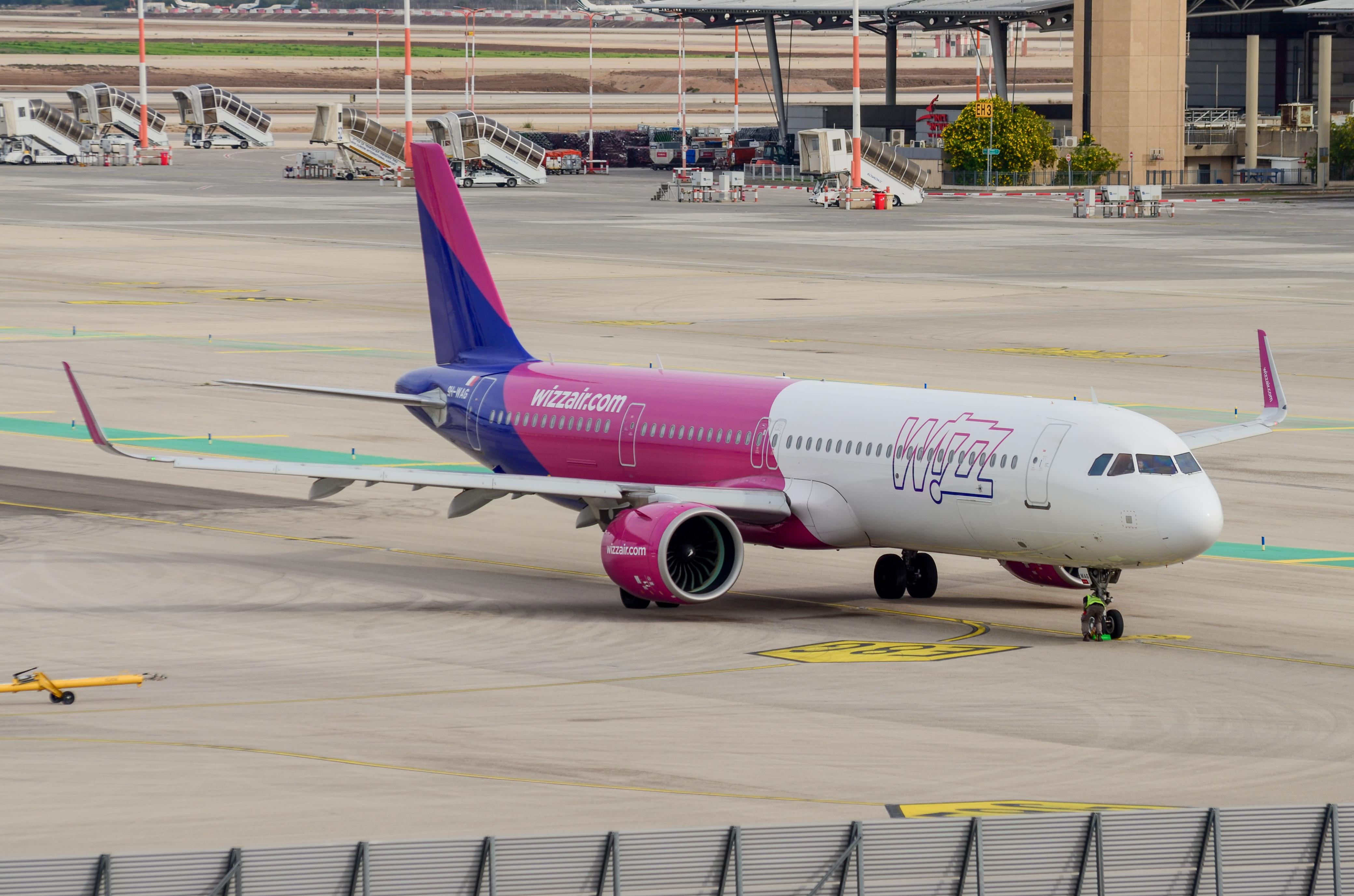 מטוס A321NEO של Wizz Air בנתב״ג. צילום: אחיה בלמס 