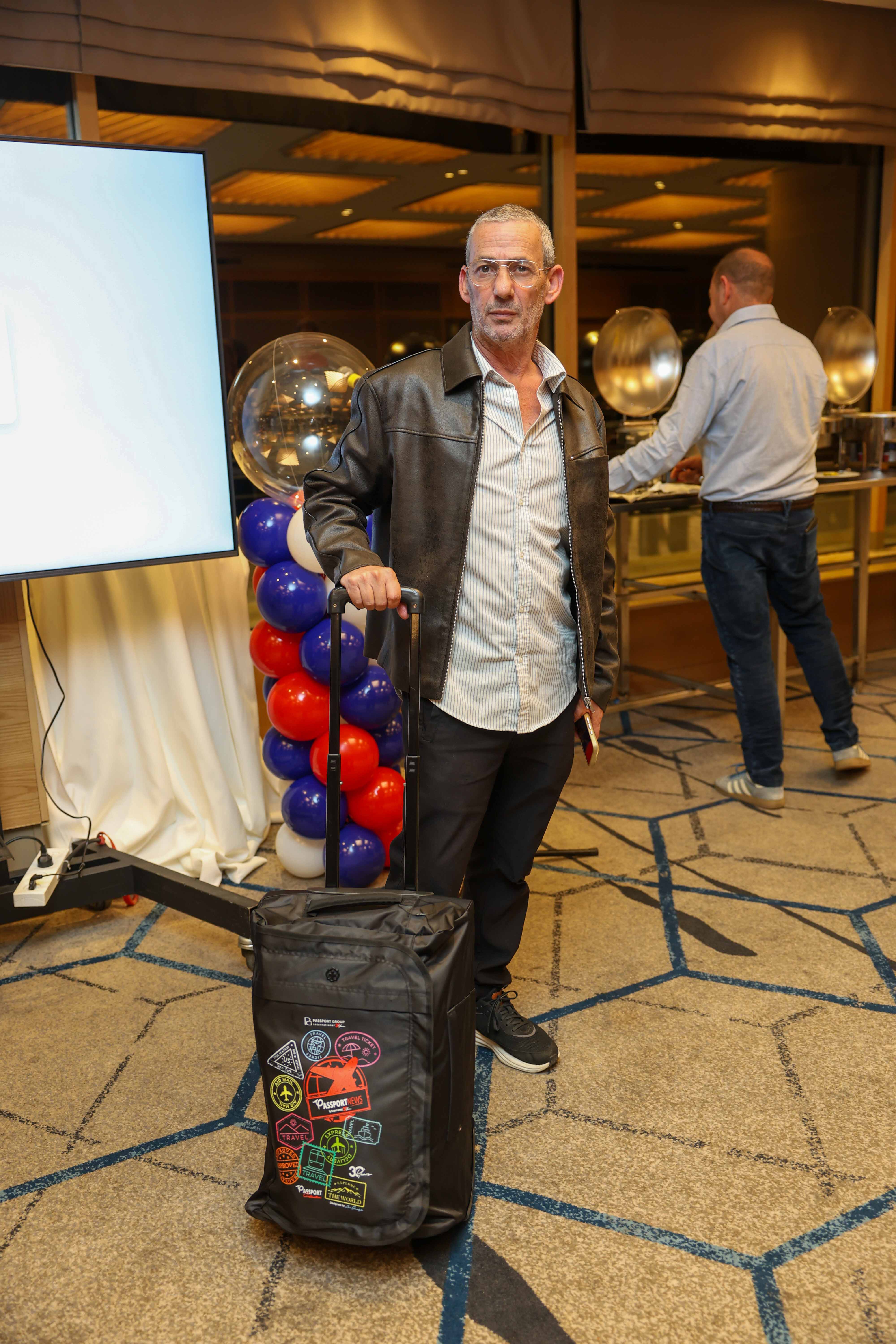 Ori Abarutzki and the new Passportnews designed trolley