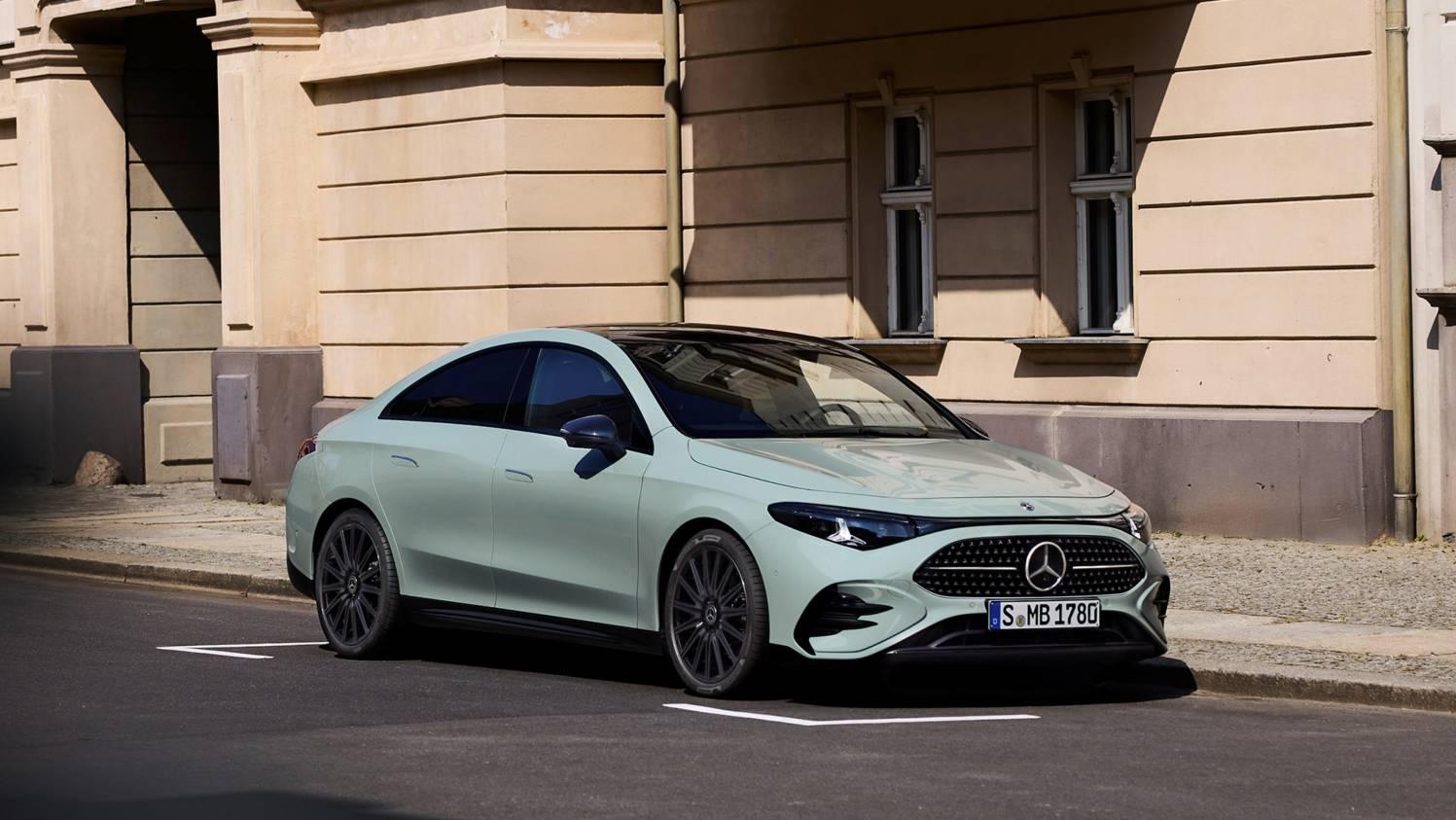 מרצדס CLA בנזין עם EQ BOOST