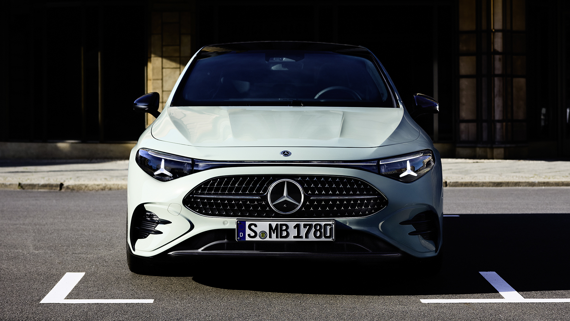 מרצדס CLA עם הנעה היברידית קלה. צילום: יצרן