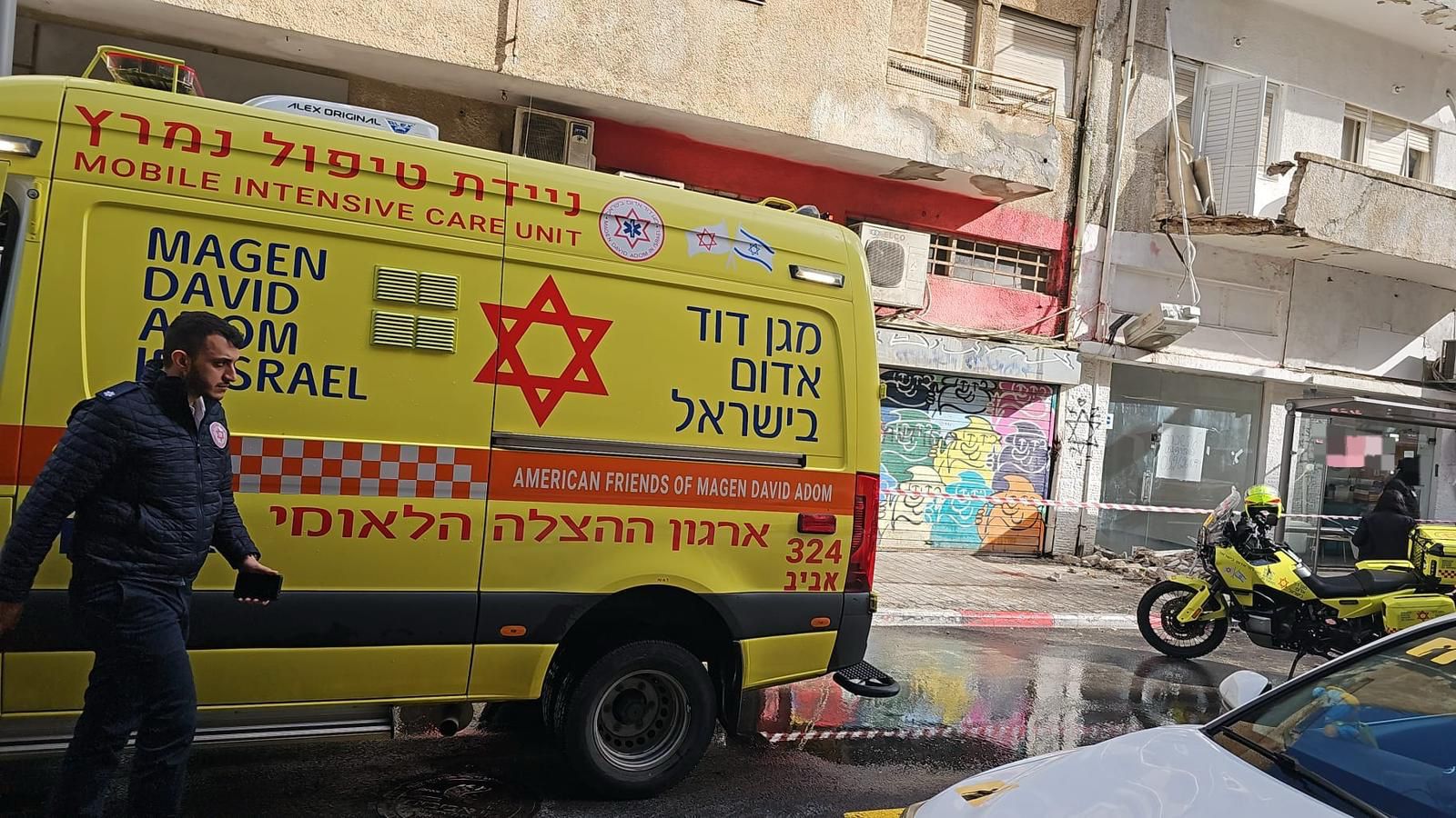 קריסת מרפסת בתל אביב. צילום: תיעוד מבצעי מדא