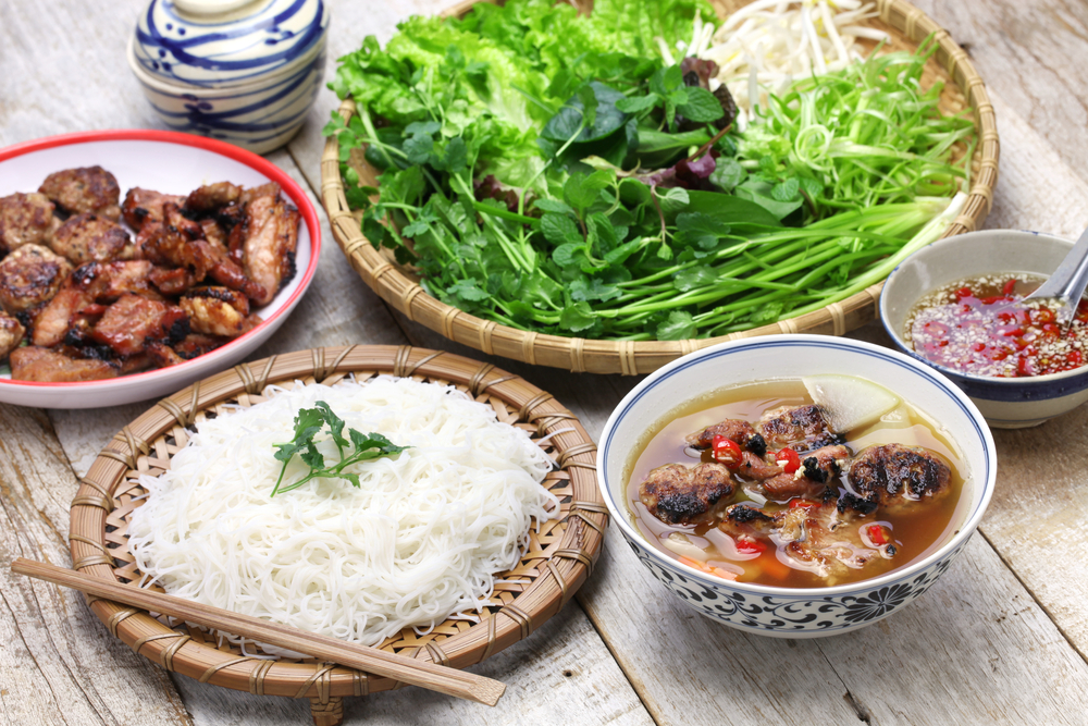 בון צ׳ה (bún chả). צילום: Shutterstock