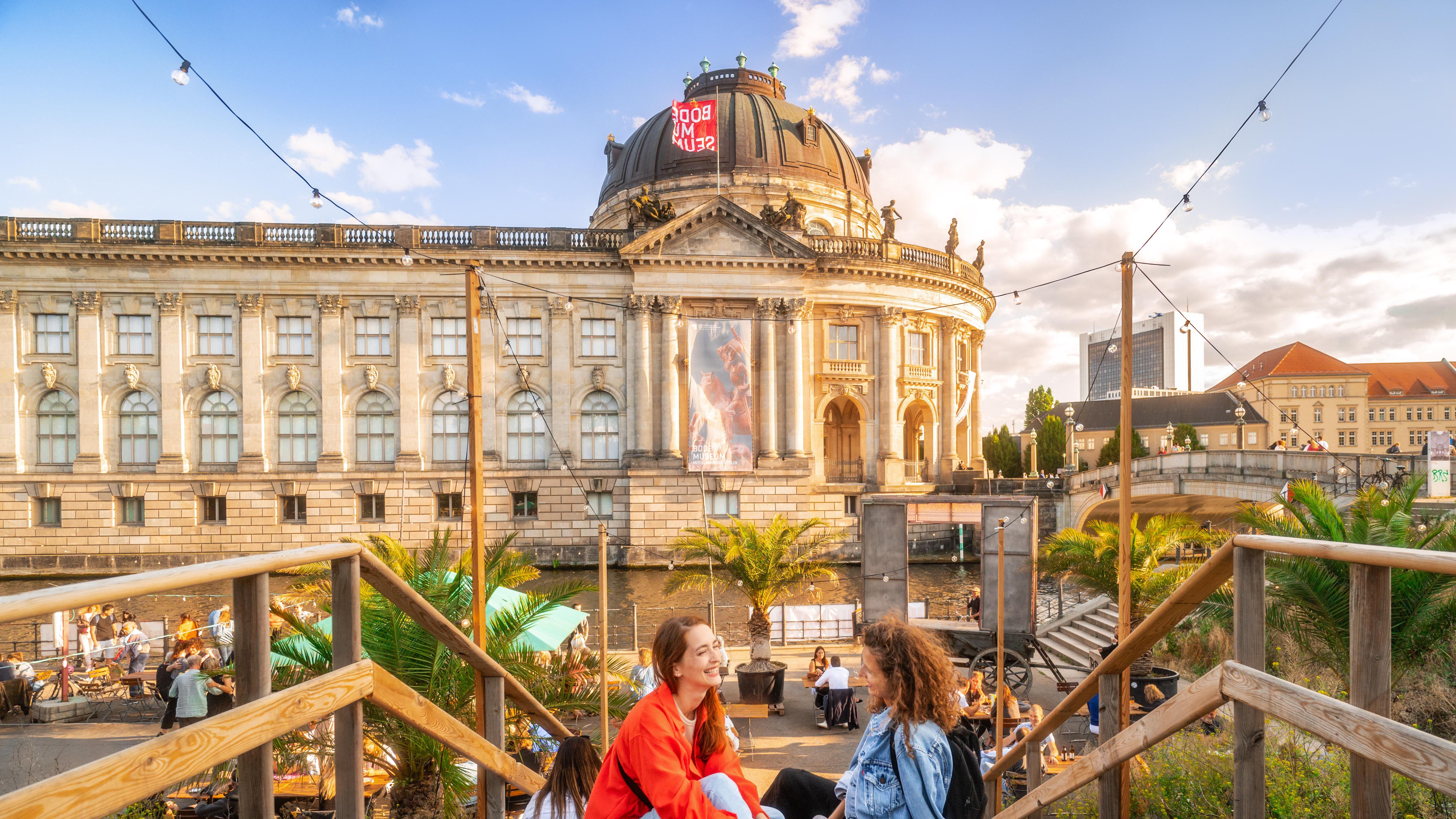 Monbijubruecke © visitBerlin