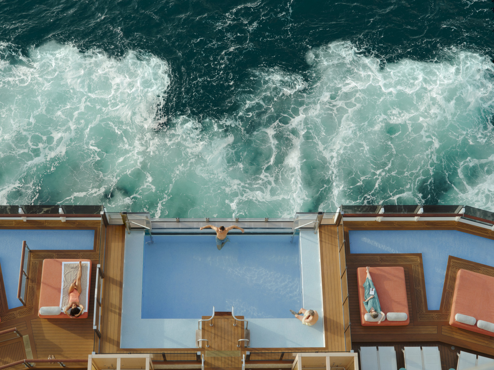 קמפיין It’s Different Out Here. צילום: Norwegian Cruise Line