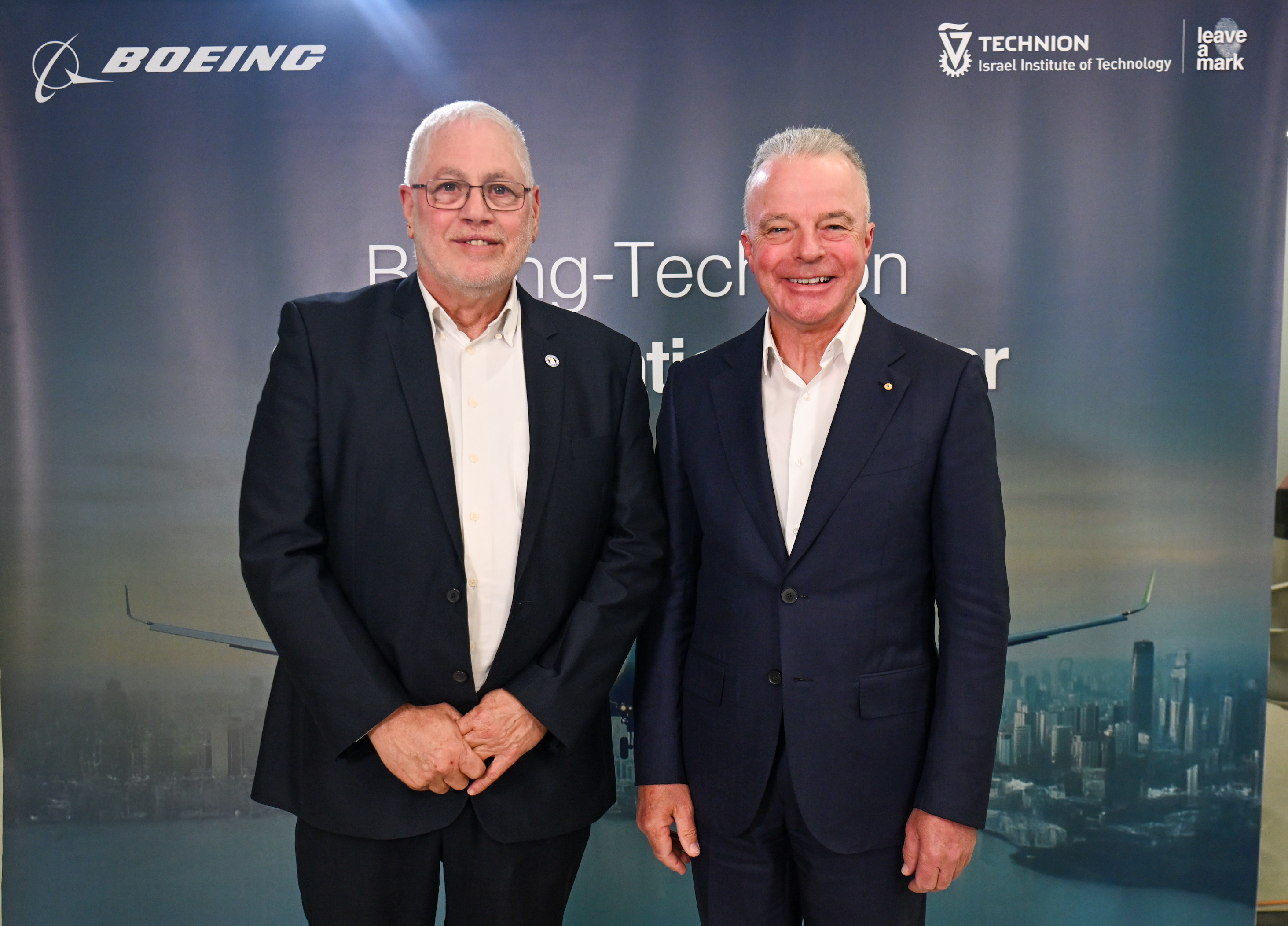 Boeing Global President Dr. Brendan Nelson with Technion President Prof. Uri Sivan. Photo: Rami Shloush, Technion Spokesperson
