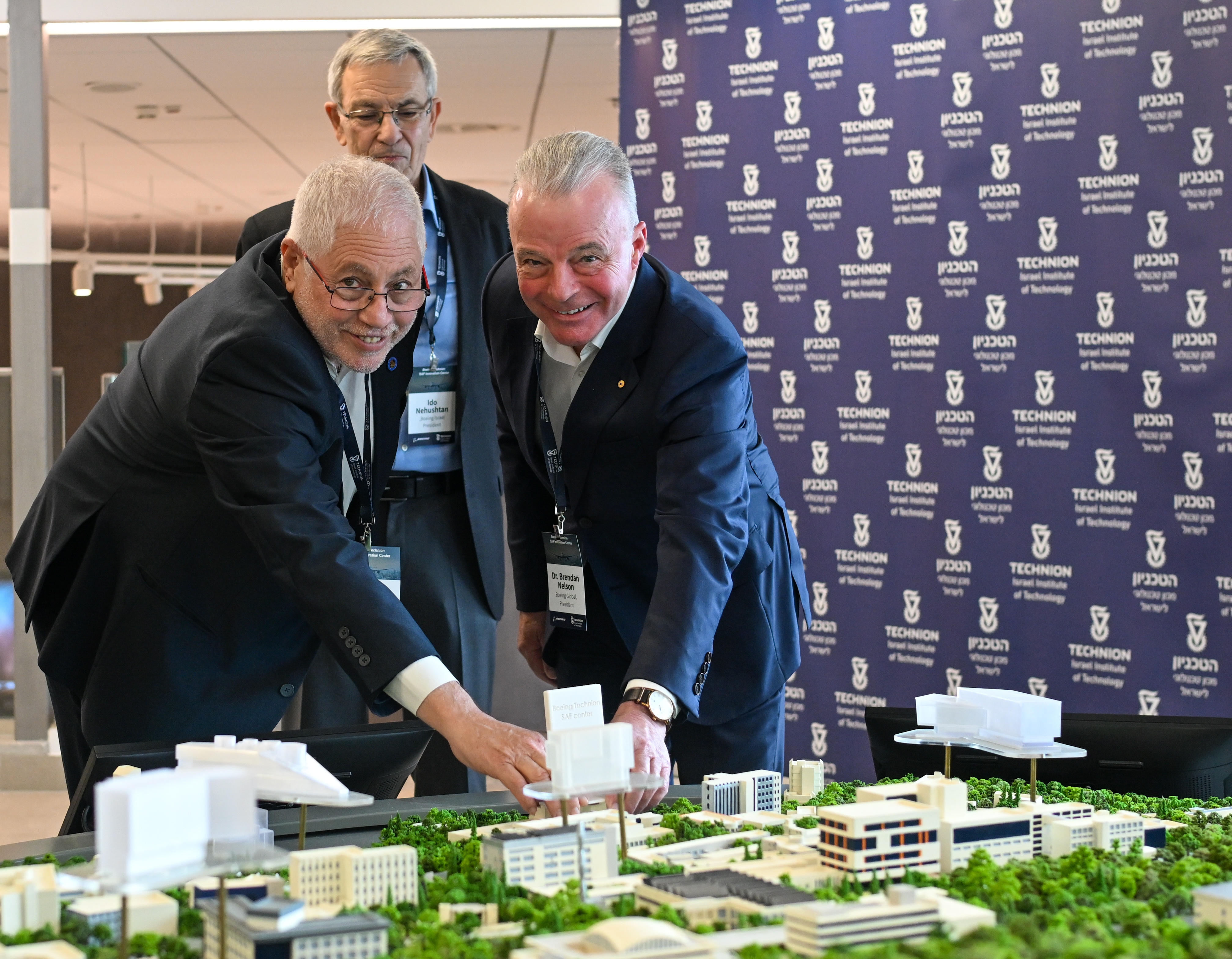 Boeing Global President Dr. Brendan Nelson, Boeing Israel President Maj. Gen. Ido Nehushtan and Technion President Prof. Uri Sivan. Photo: Rami Shloush, Technion Spokesperson