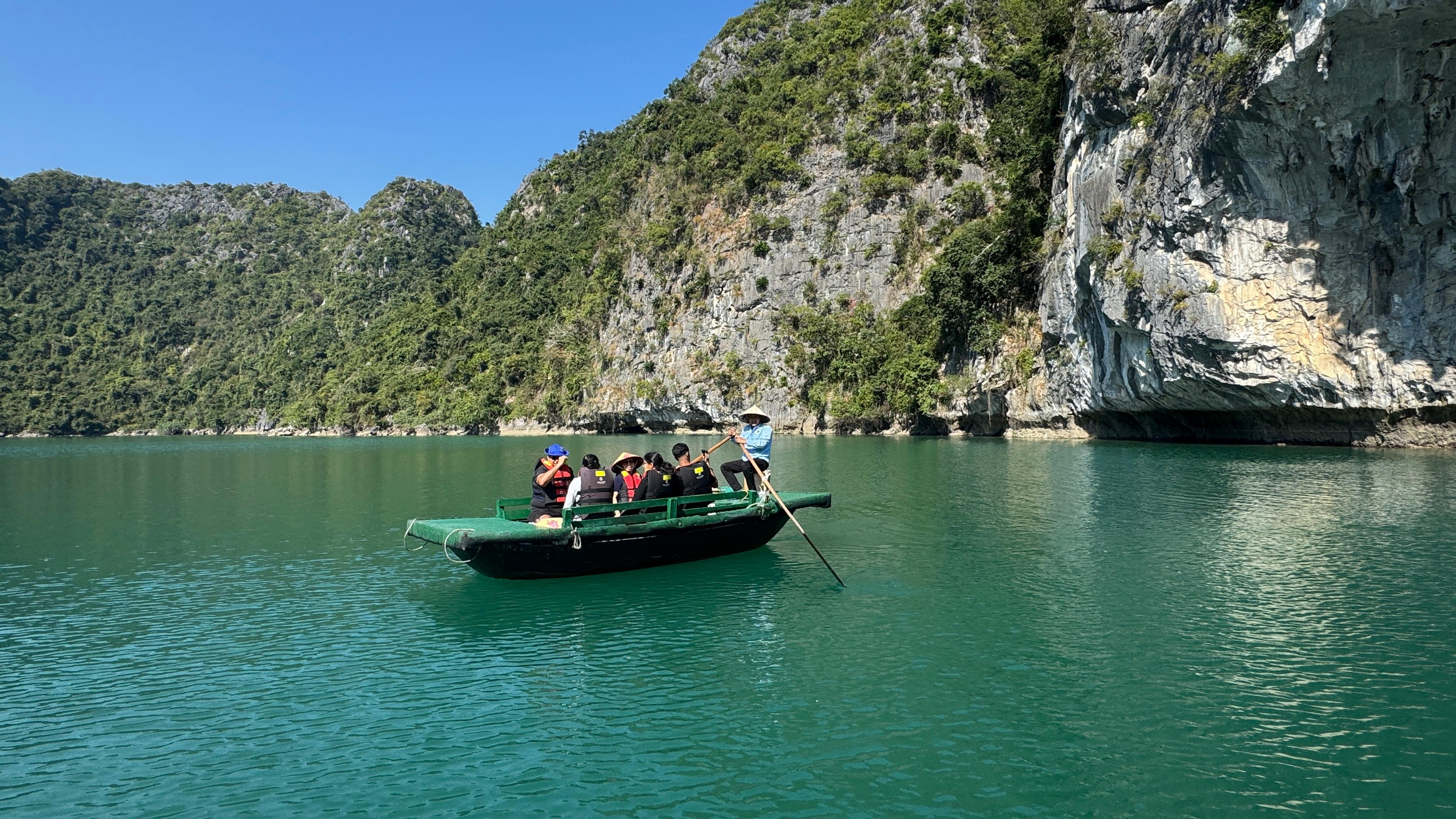 מפרץ הא לונג (Ha Long Bay). צילום: רואי אזולאי