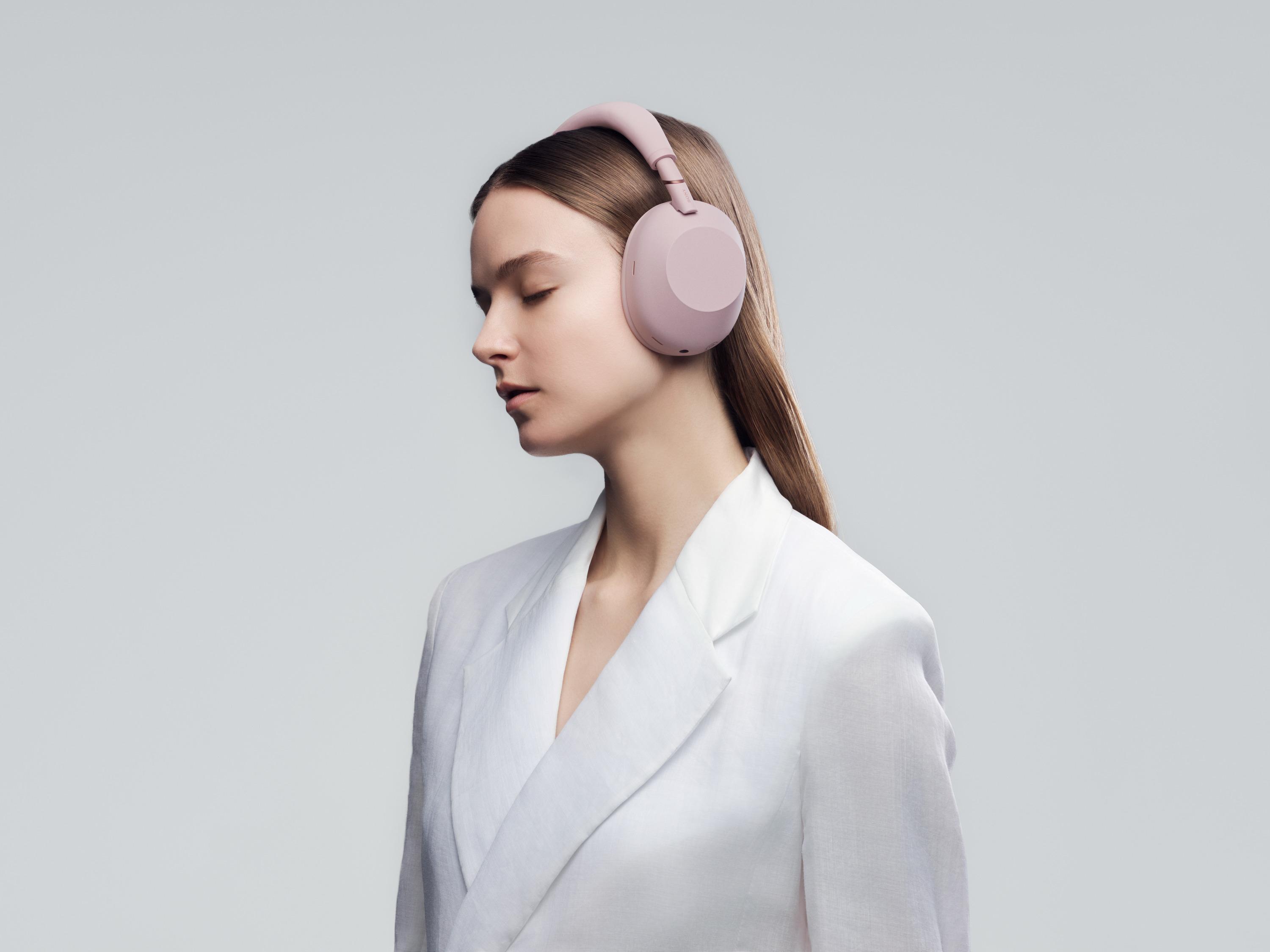 צבע חדש בשם Sand Pink לדגם הקשת WH-1000XM6. צילום: SONY