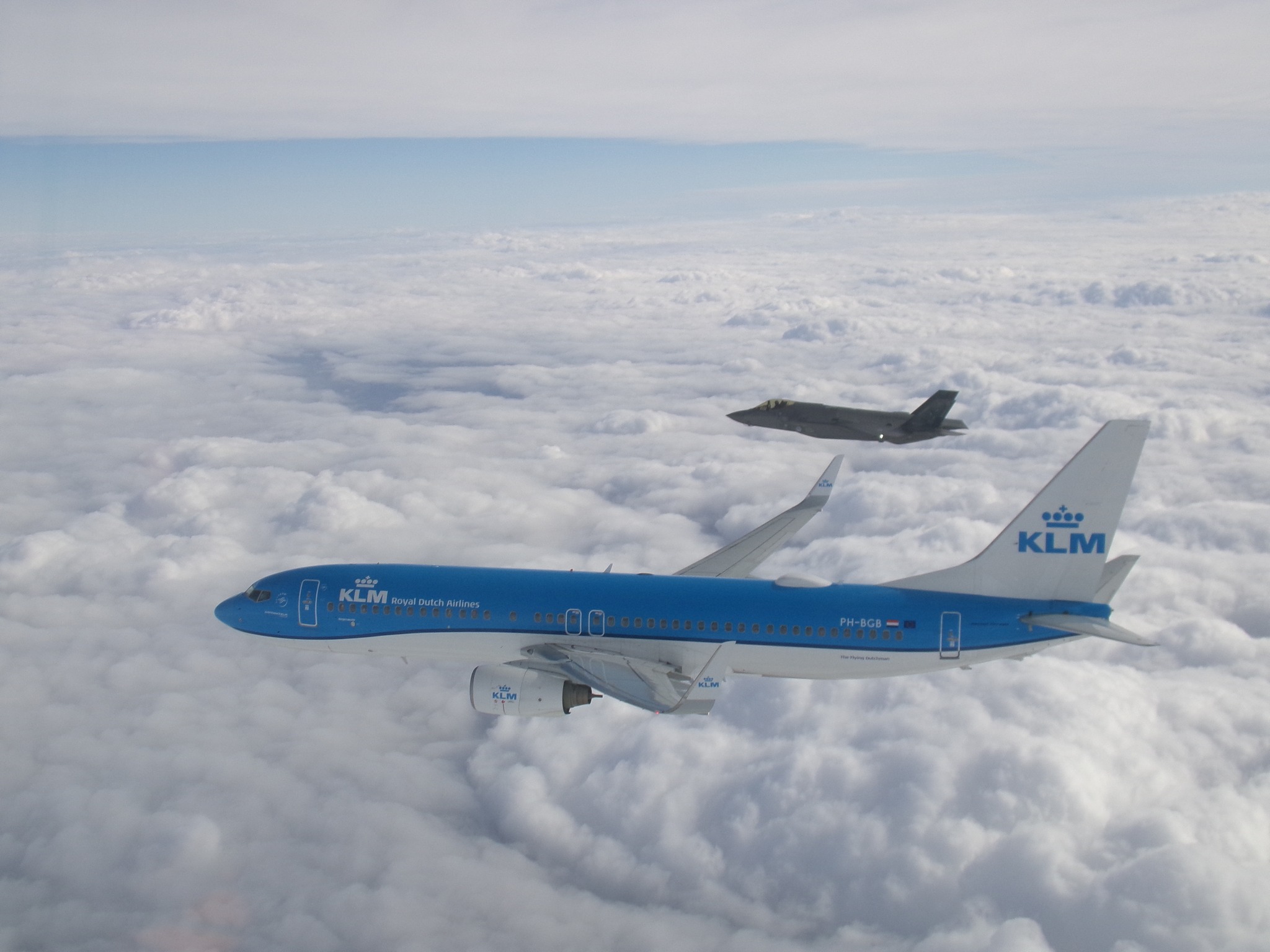 Photo: KLM / Arnoud Raeven, Jason Vermeulen & Royal Netherlands Air and Space Force