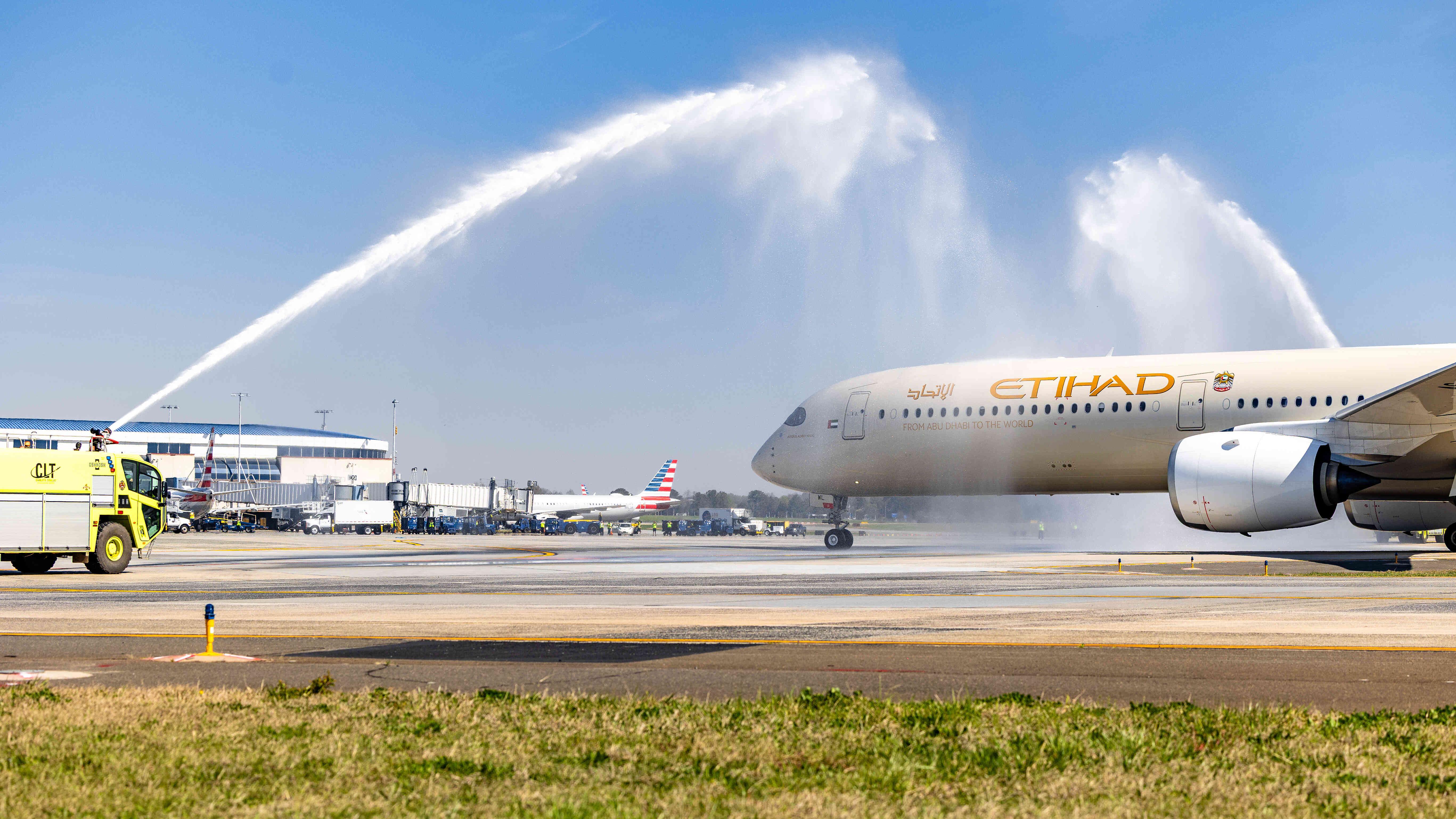 נחיתת הבכורה של Etihad בשארלוט