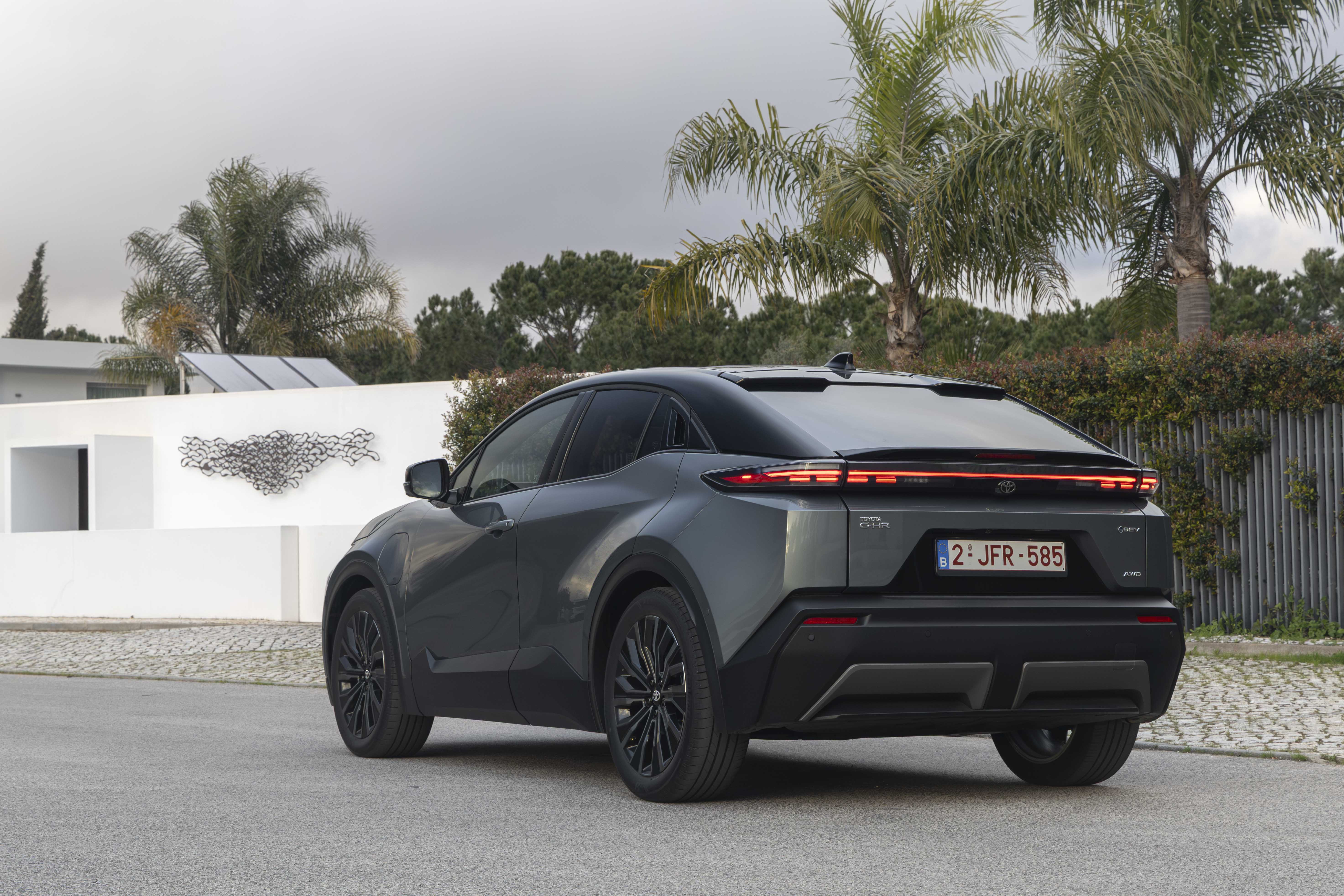 טויוטה C-HR+ חשמלי. צילום: Toyota
