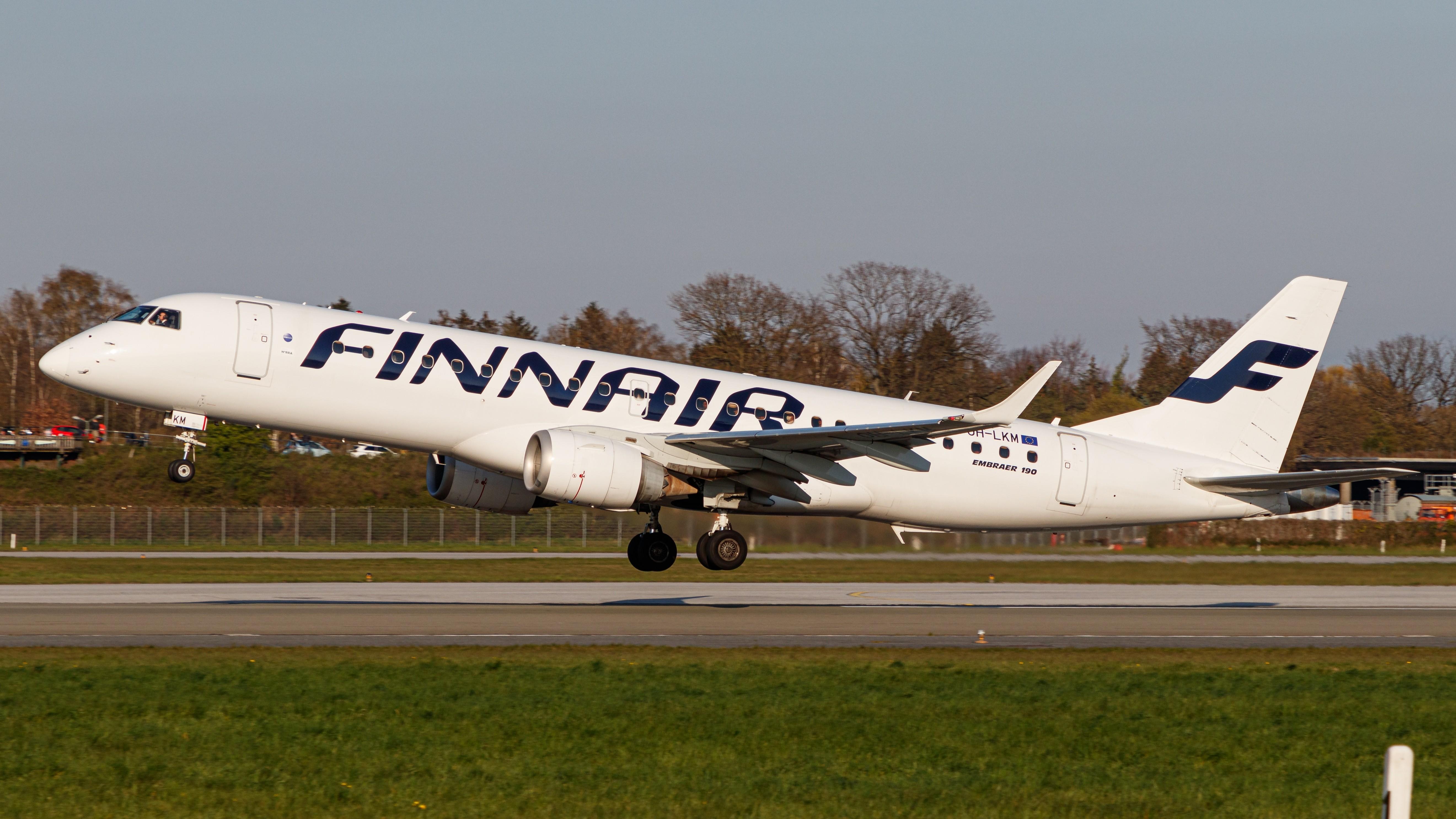 מטוס Embraer של Finnair. צילום: Shutterstock
